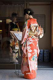 黑色风格推理冒险游戏《死后侦查》现已登录Steam平台